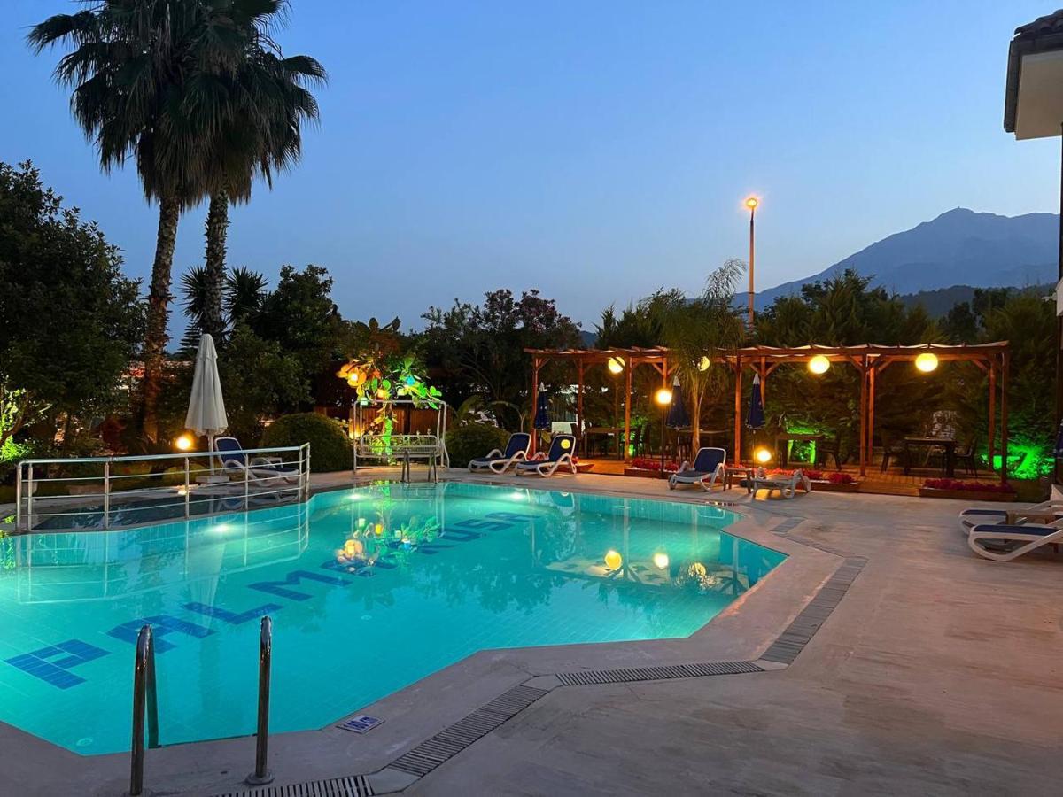 Palma Rosa Hotel Camyuva Ngoại thất bức ảnh